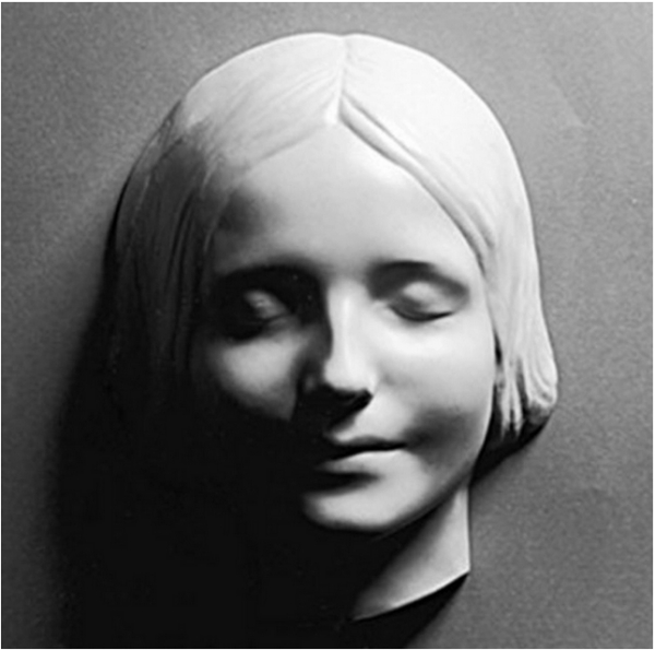 CPR模拟人的故事：巴黎一名死去的女孩如何拥有史上接吻次数最多的嘴唇